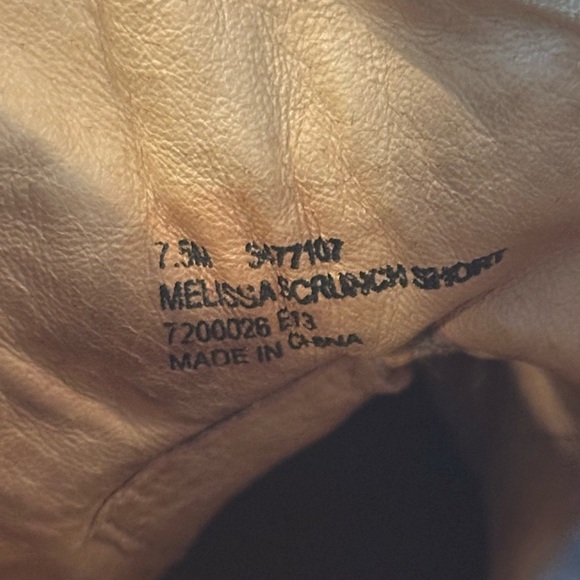 Frye Melissa Scrunch Short Boots. Black leather. Women's Size 7.5 - Picture 4 of 5